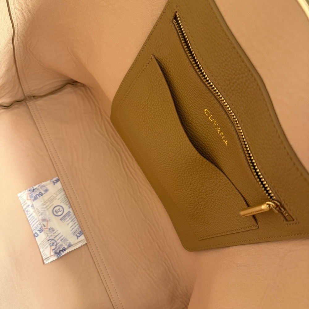 Cuyana Structured leather pebbled tote bag
